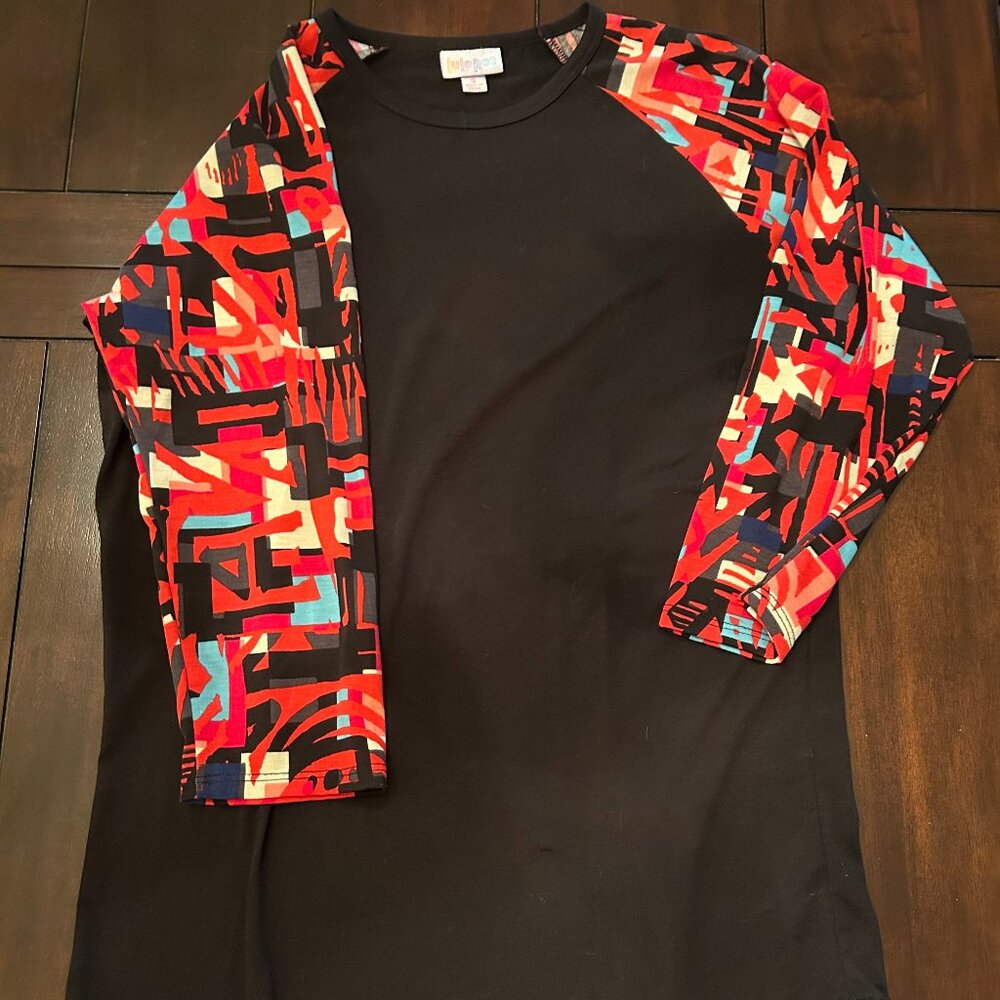 Multicolor Lularoe Randy Tee S